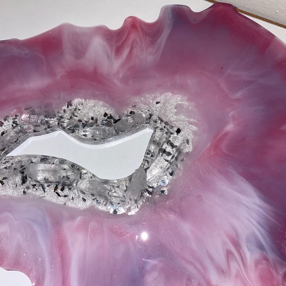 HANDMADE Geode Tray - Picture 3 of 3